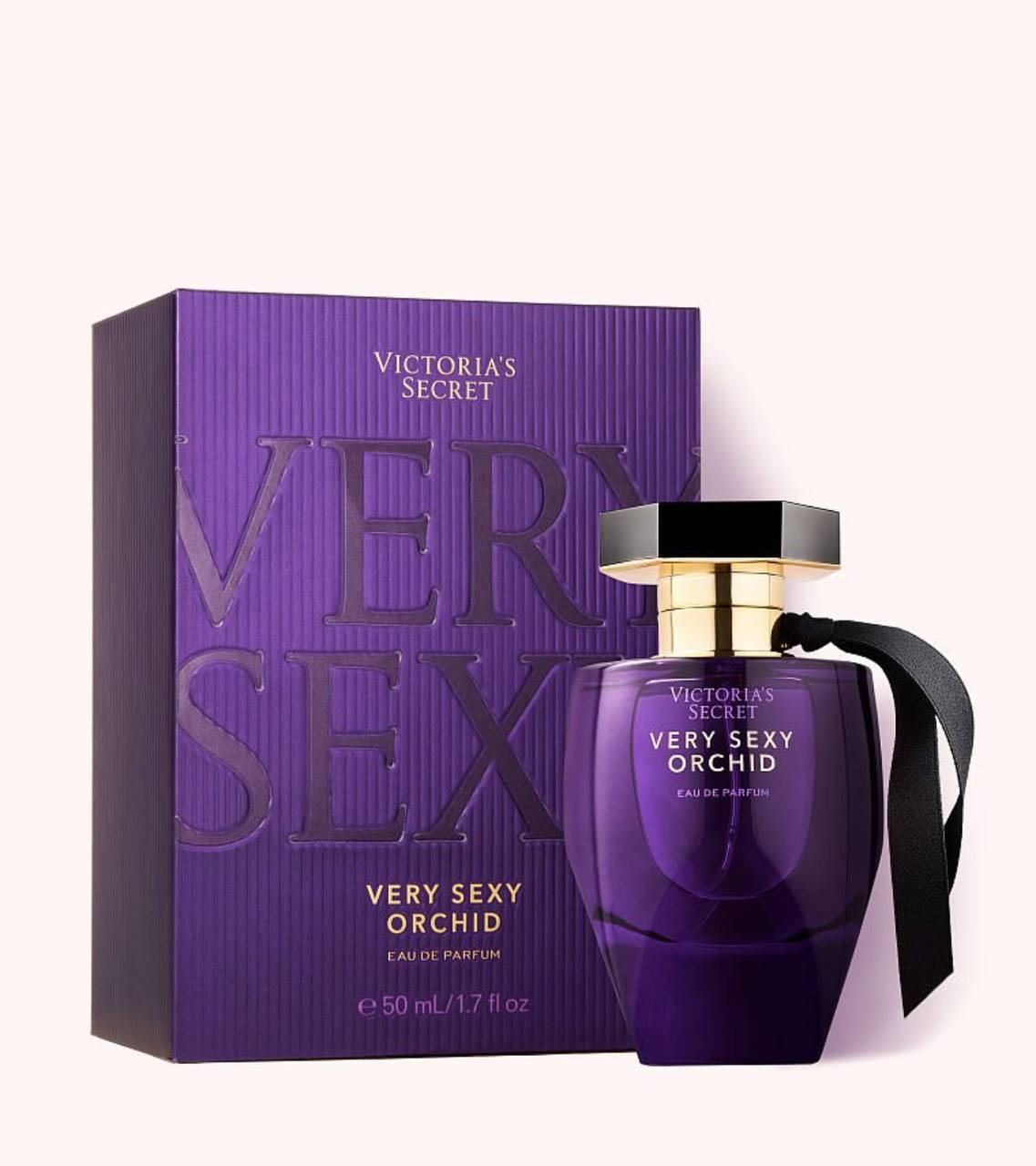 ویکتوریا سکرت Very Sexy Orchid، نمای نزدیک بطری پرفیوم — دارامُد