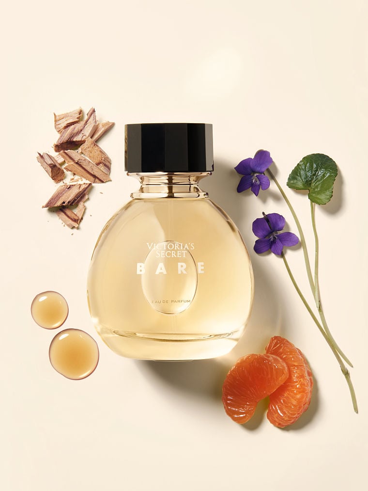 عطر Bare ویکتوریا سکرت اورجینال - نمای بطری از نزدیک | دارامُد