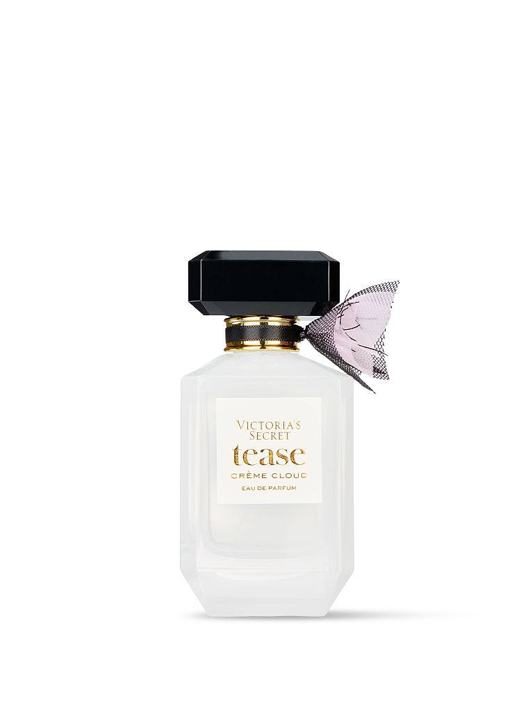 ویکتوریا سکرت Tease Crème Cloud ادوپرفیوم ۱۰۰ میلی‌لیتر، نمای نزدیک درب و لیبل — دارامُد