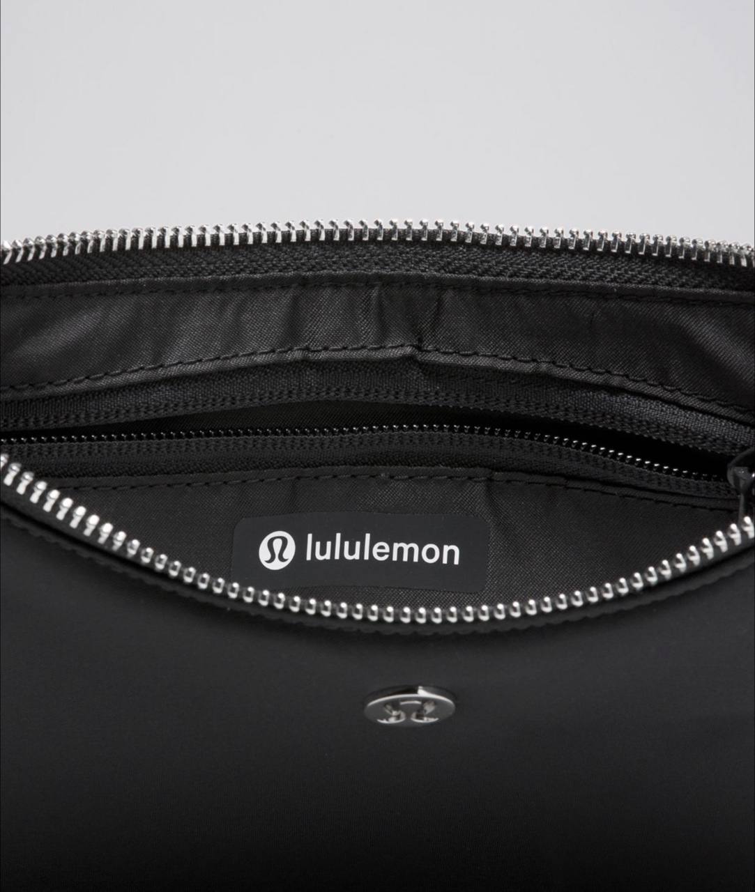 کیف curve مشکی لولولمون