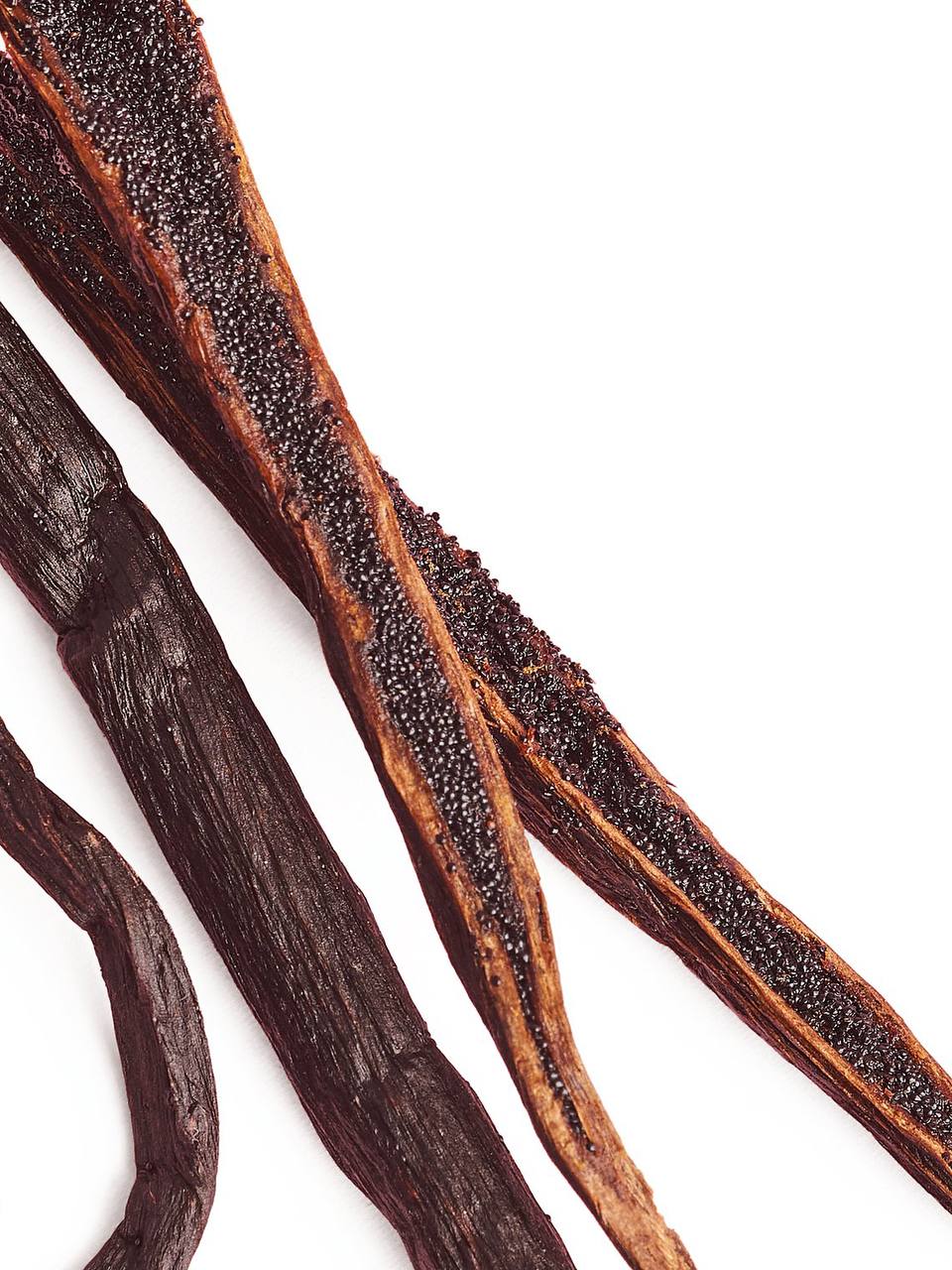 پینک Vanilla اسپری بدن و مو ۲۳۶ میلی‌لیتر، نمای برچسب و رنگ محصول — دارامُد