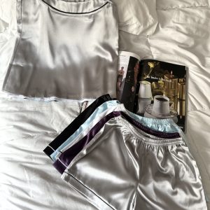 تاپ و شلوارک ساتن نقره ای